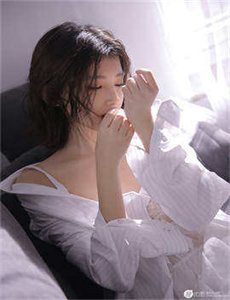《国产女人18毛片水真多》